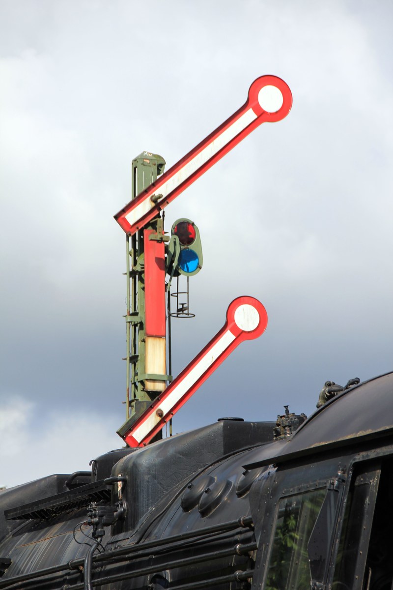 railway train signal stop signal bundesbahn 4k