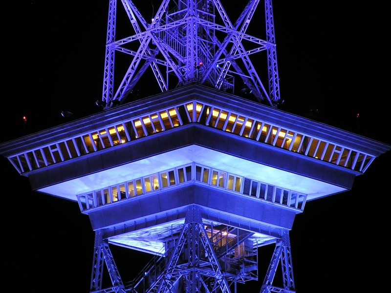 radio tower berlin night building architecture 4k