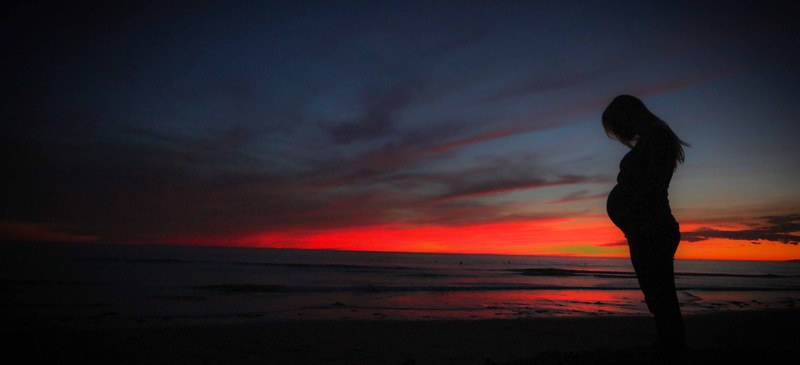 pregnant beach sunset mother pregnancy woman 4k