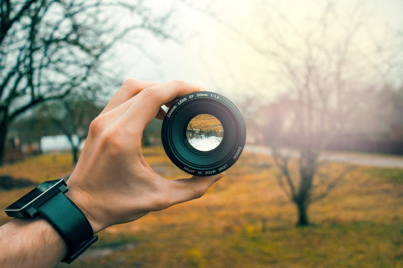 pov hand lens canon 50mm mirror glass 4k