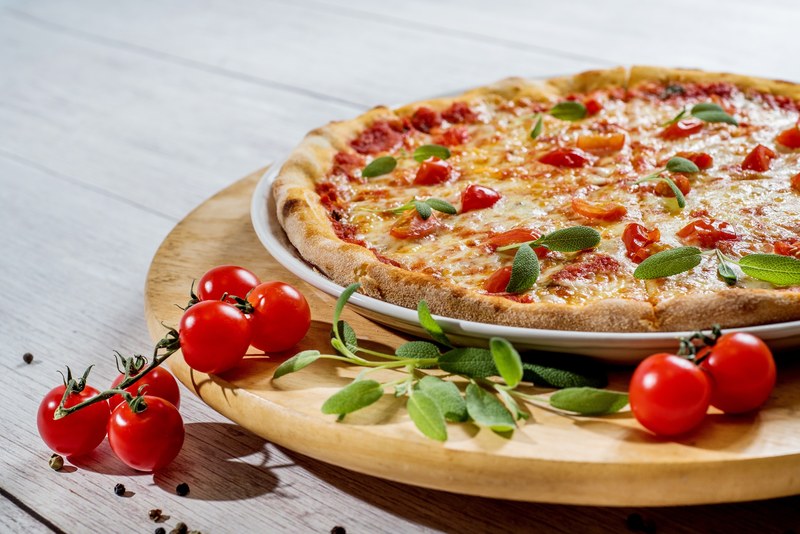 piza food cheese plate lunch hungry vegetables 4k