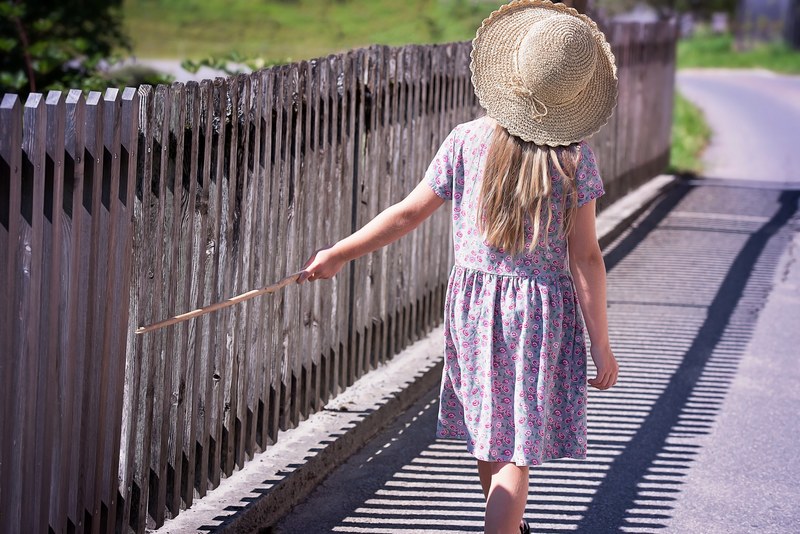 person human child girl dress hat summer away 4k
