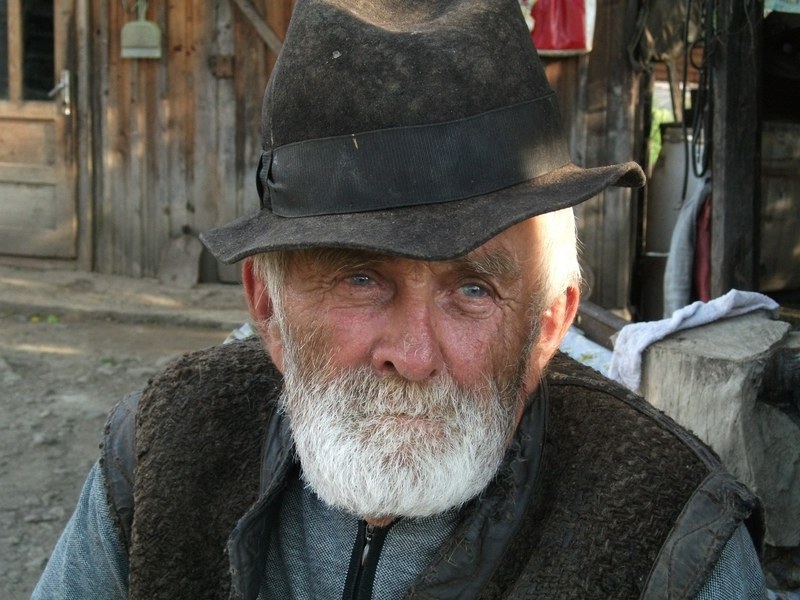 peasant farmer farmer romania botiza old man 4k