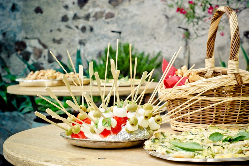 party skewers chunks bar table table basket 4k