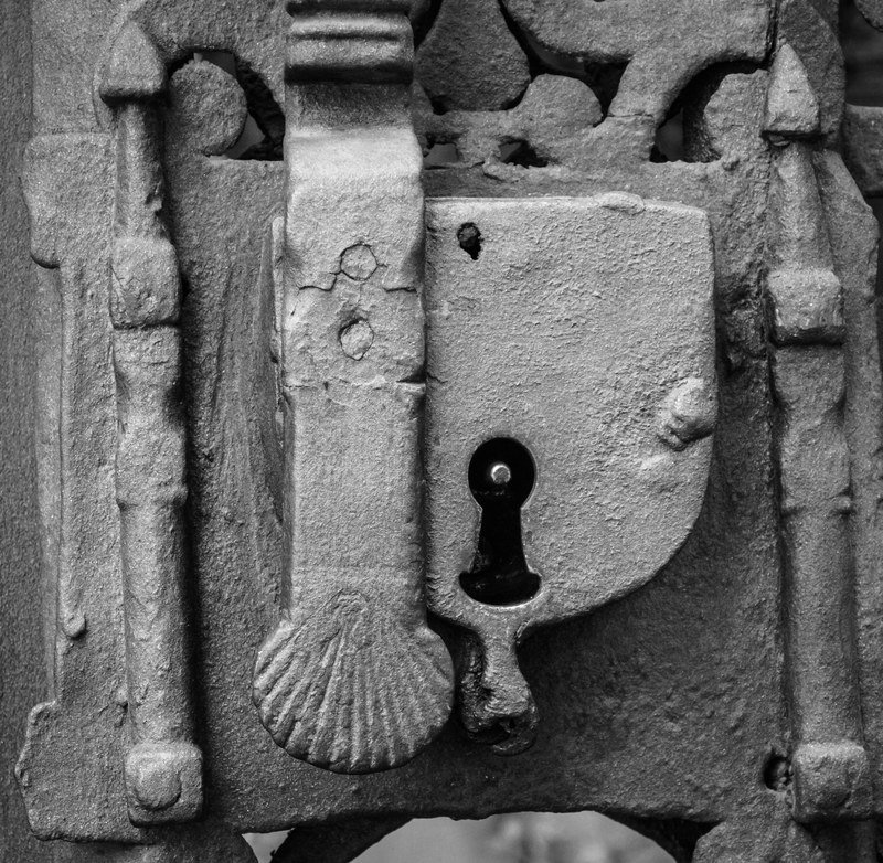 padlock iron door symbol metal cast iron 4k