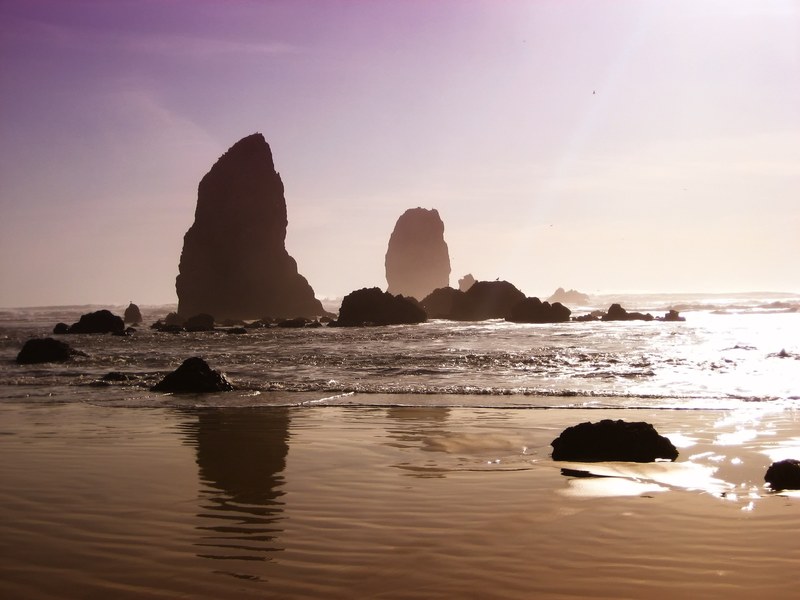 oregon beach sand rocks formations sky sea ocean 4k