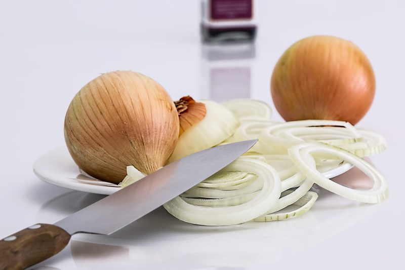 onion slice knife food ingredient raw vegetarian 4k