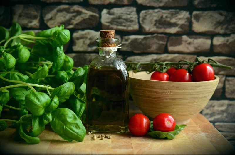 olive oil tomatoes basil eat mediterranean healthy 4k
