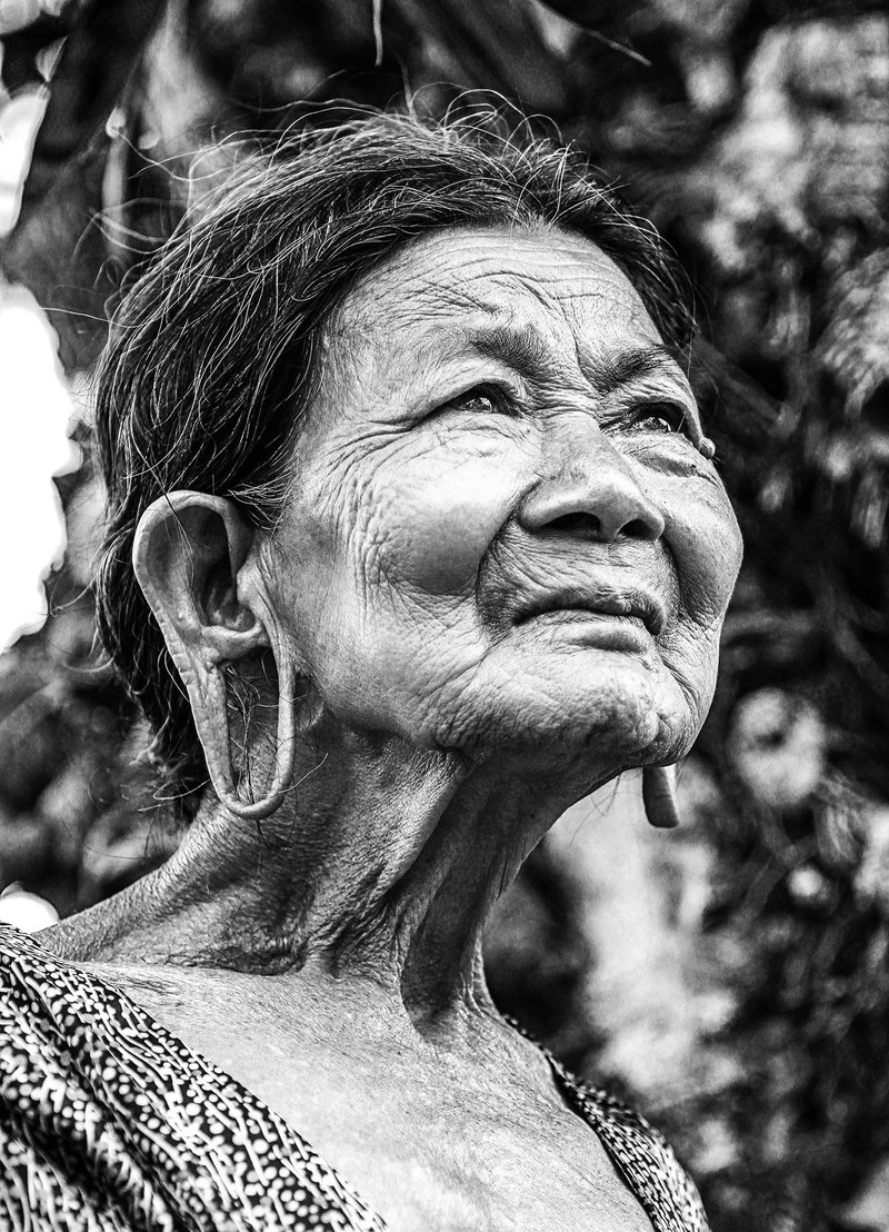old woman portrait vietnam three tamarind mnong 4k