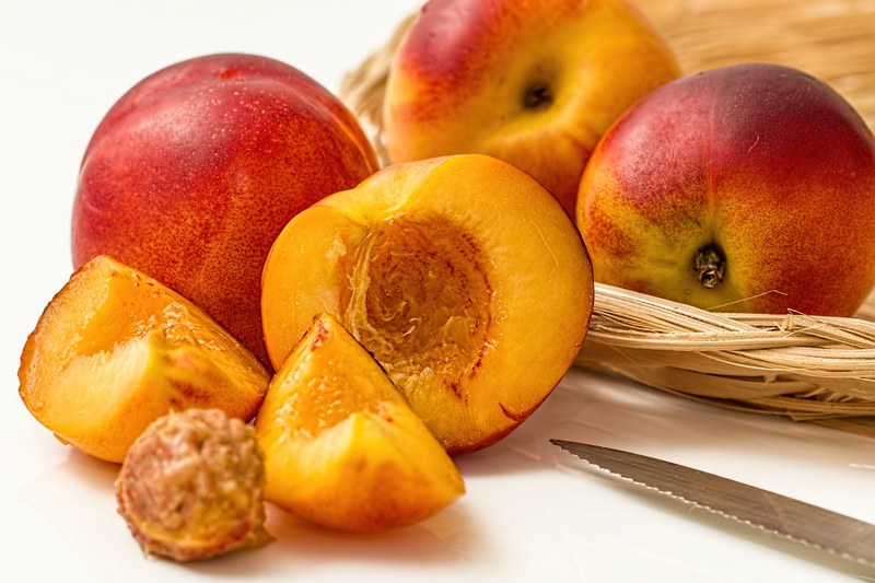nectarine peach fruit deciduous juicy sweet 4k