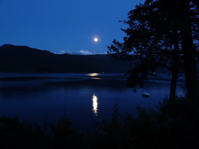 moon moon shine canim lake reflection hills lake 4k