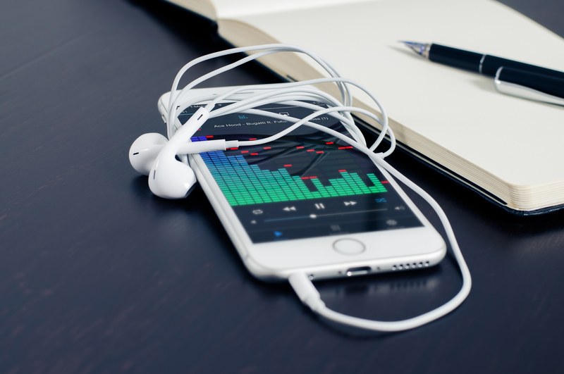 mobile phone iphone music technology communication 4k