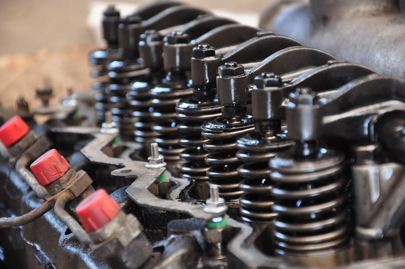 mechanics engine springs mechanic 4k