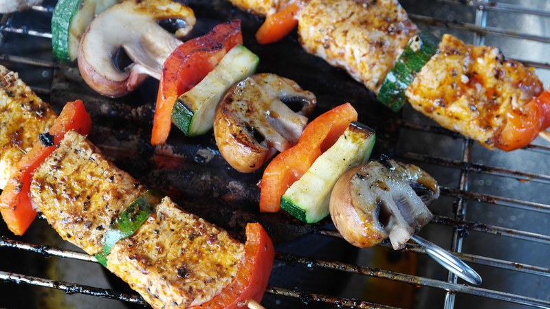 meat vegetables gemuesepiess mushrooms meat skewer 4k