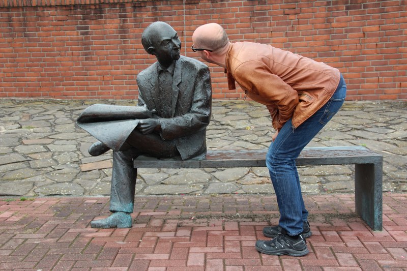 man sculpture art wonders talk figures statue 4k