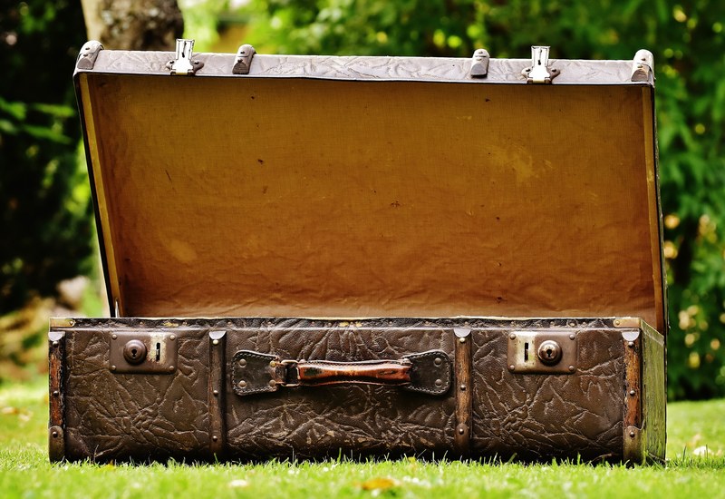 luggage antique leather old suitcase junk 4k