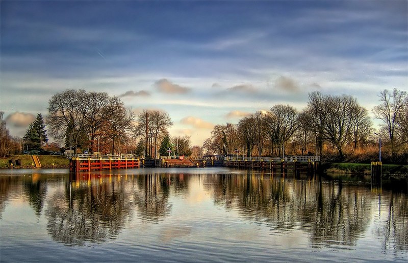lock fürstenwalde channel water winter germany 4k