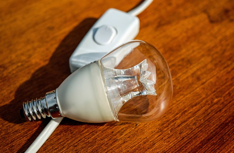 light bulb pear current energy light 4k