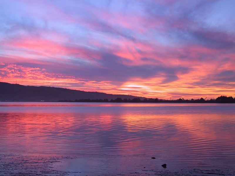 lake evening sunset abendstimmung water clouds 4k