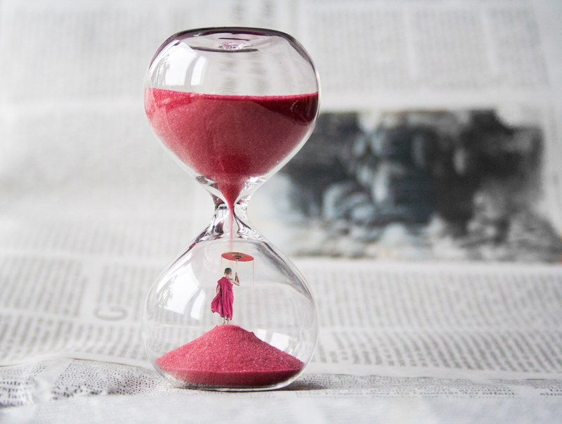 hourglass clock sand time knapp minute timepiece 4k