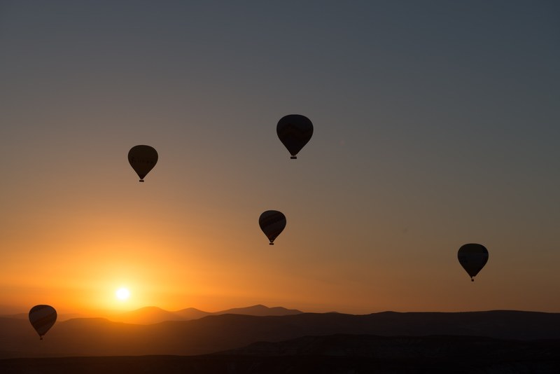 hot air ballooning balloon cappadocia dawn 4k