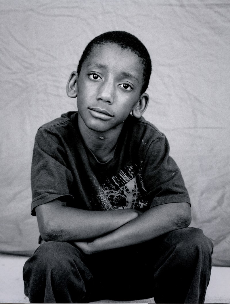 homeless child b w kid sad poverty sadness poor 4k
