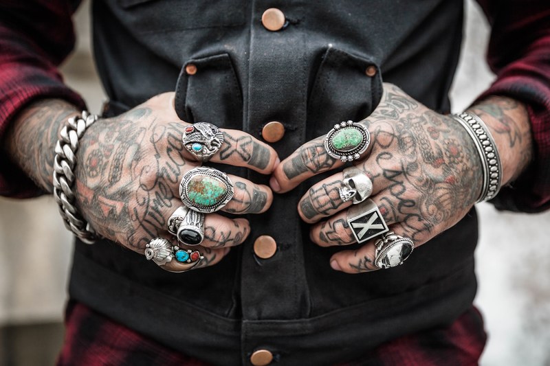 hands tattoos rings accessories drawing design 4k