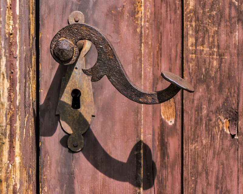 handle rusty old lock rust iron entrance door 4k