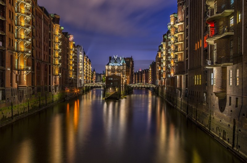 hamburg speicherstadt lighting light night fleet 4k