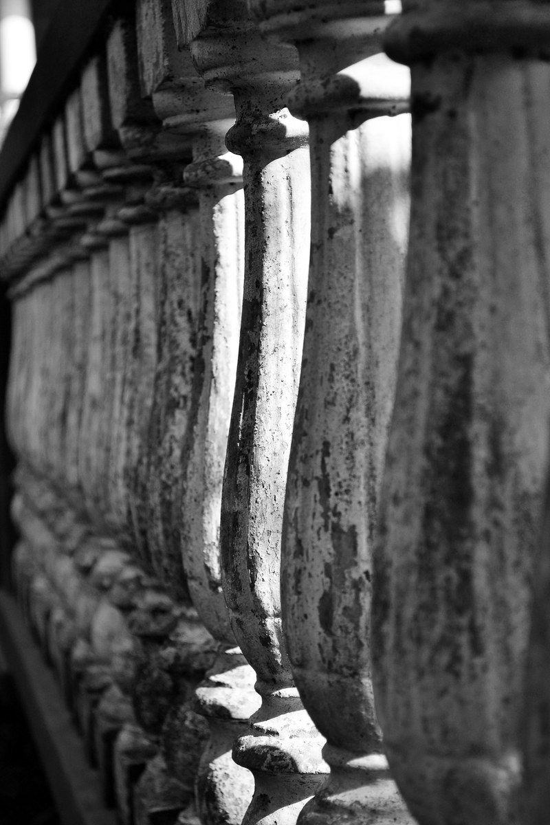 grills sculpture shadows sunlight concrete 4k