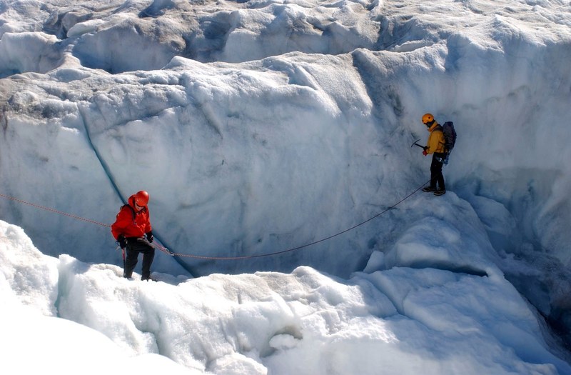 greenland crevasse snow ice winter men climbing 4k