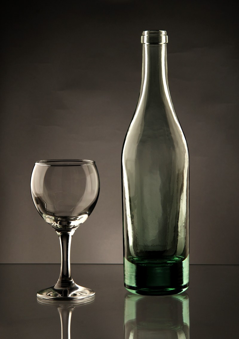 glass a bottle of simplicity studio 4k