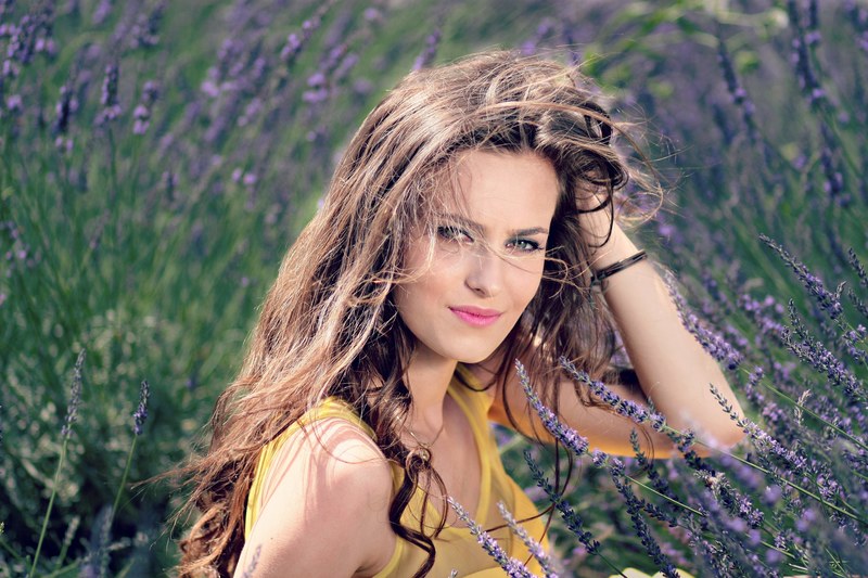girl lavender flowers mov beauty nature 4k
