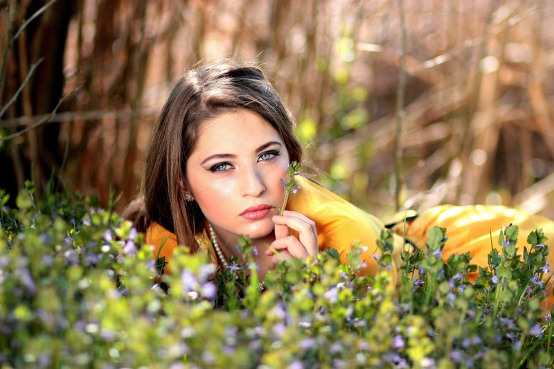 girl blue eyes seductive flowers blonde beauty 4k