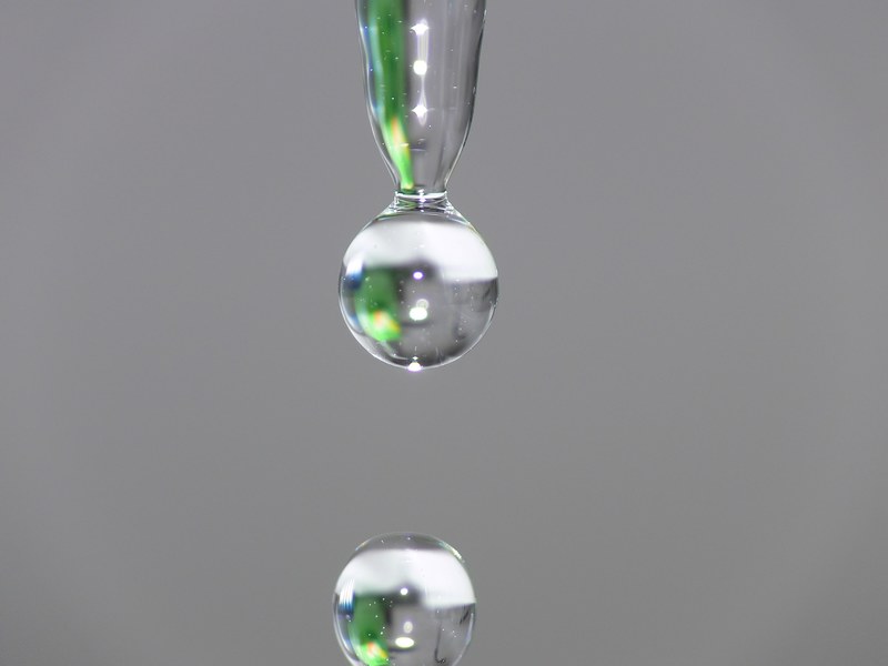 drip water drop of water close macro water drop 4k