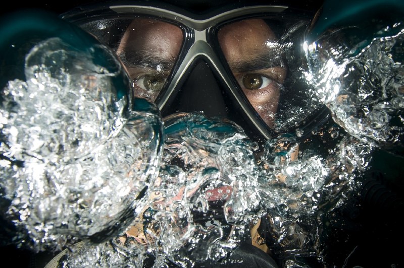 diver scuba underwater ocean sea photography 4k