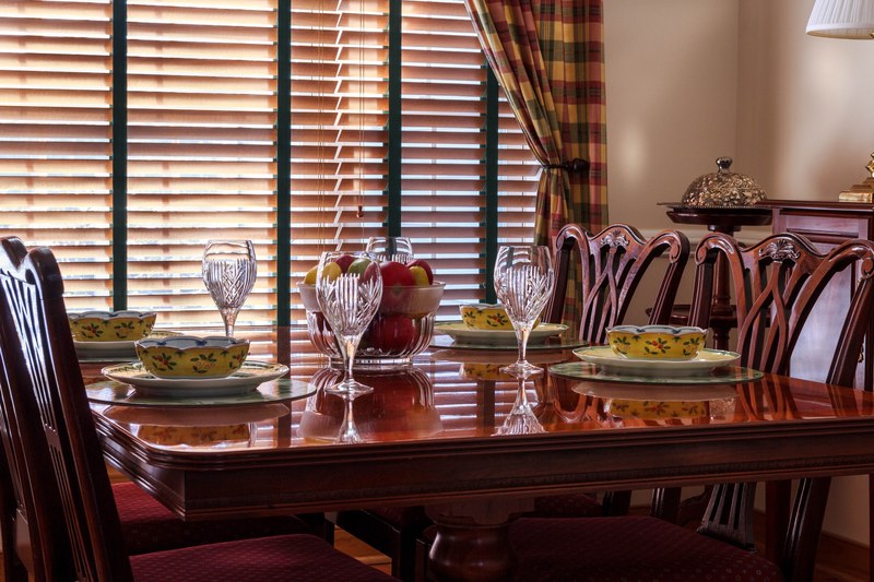 dinner table table chairs soup bowls china plates 4k