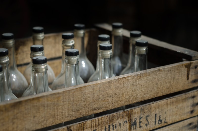 crate beer vintage antique alcohol bootlegging 4k