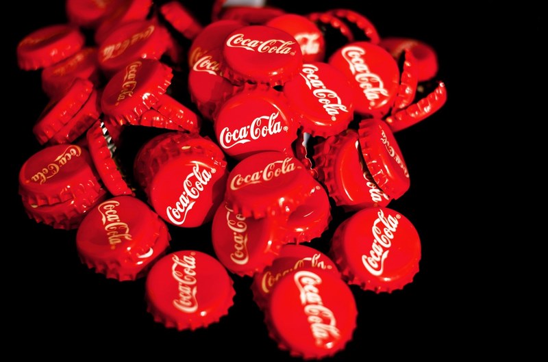coca cola crown corks red soft drink 4k