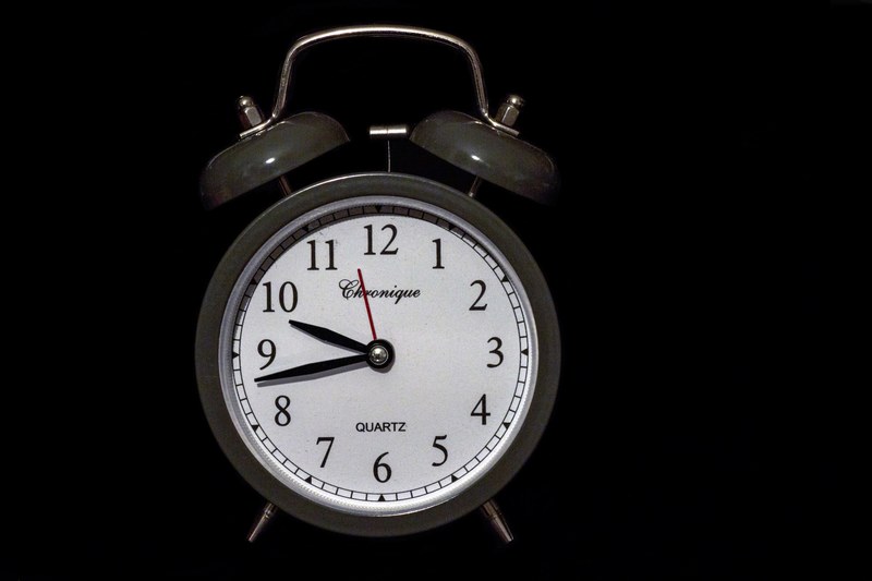 clock alarm clock bell dial 4k