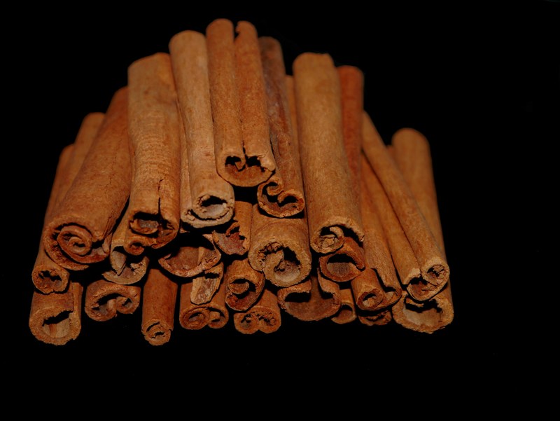 cinnamon cinnamon stick spice christmas brown black 4k