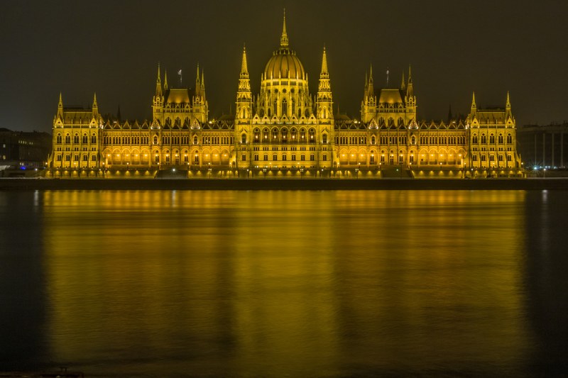 budapest danube parliament 4k