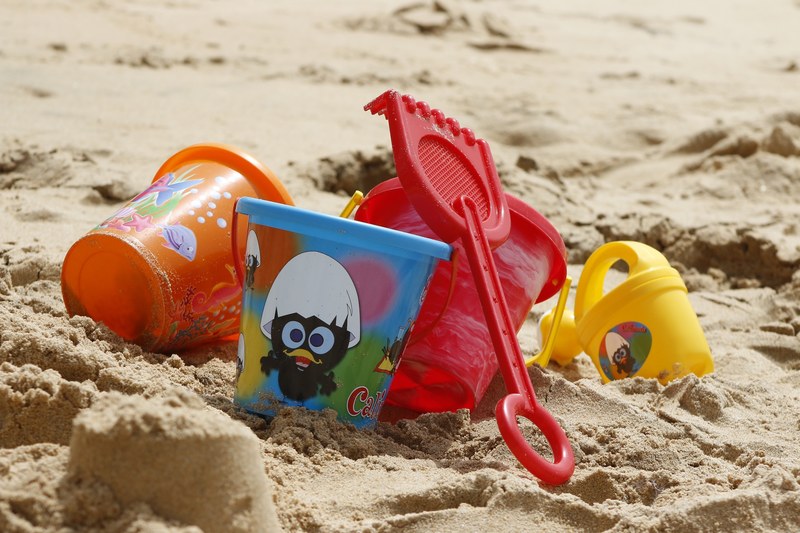 bucket sand play holidays mar playing 4k