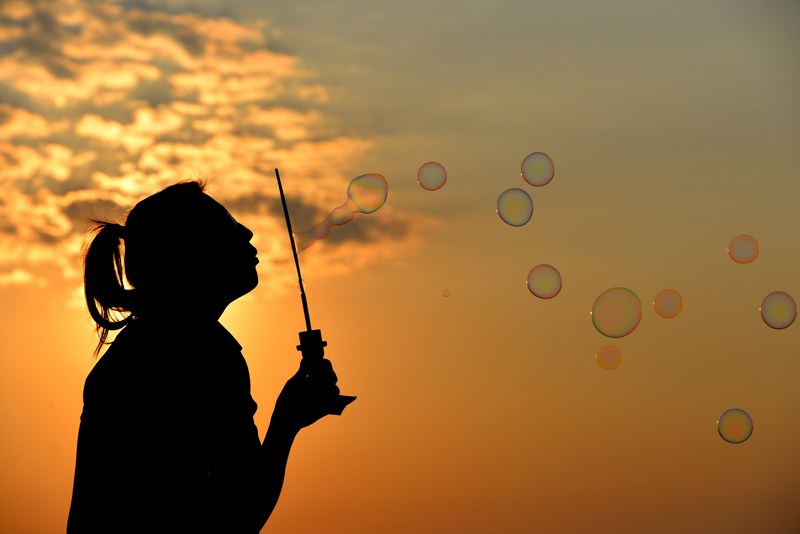 bubbles sunset silhouette sun blowing bubbles 4k