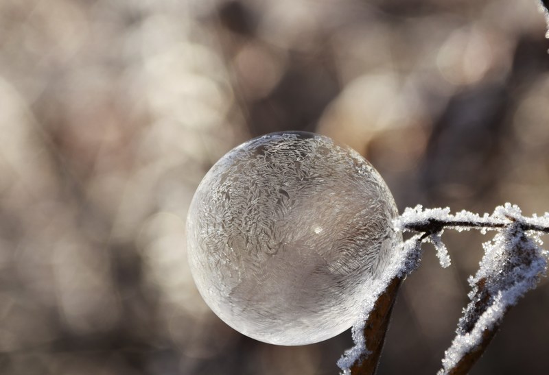 bubble soap bubble ball frost winter mood 4k
