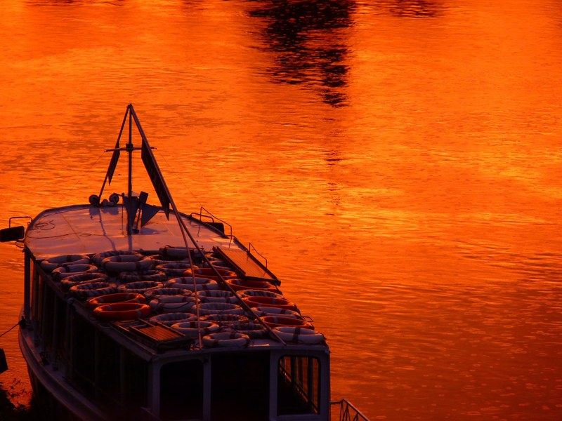 boot water sunset red orange afterglow mood 4k