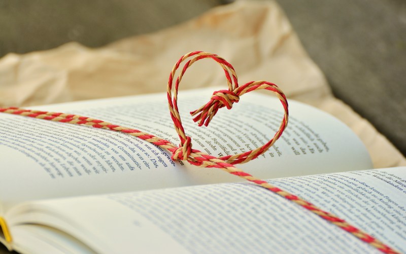 book book gift by heart cord gift read heart 4k