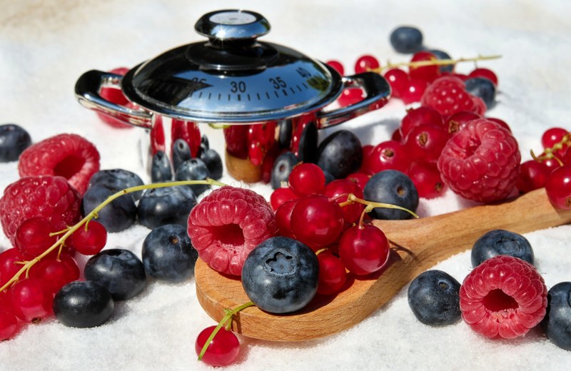 berries mixed raspberries blueberries currants 4k