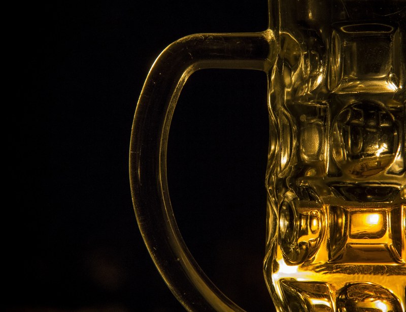 beer a pint cup alcohol 4k