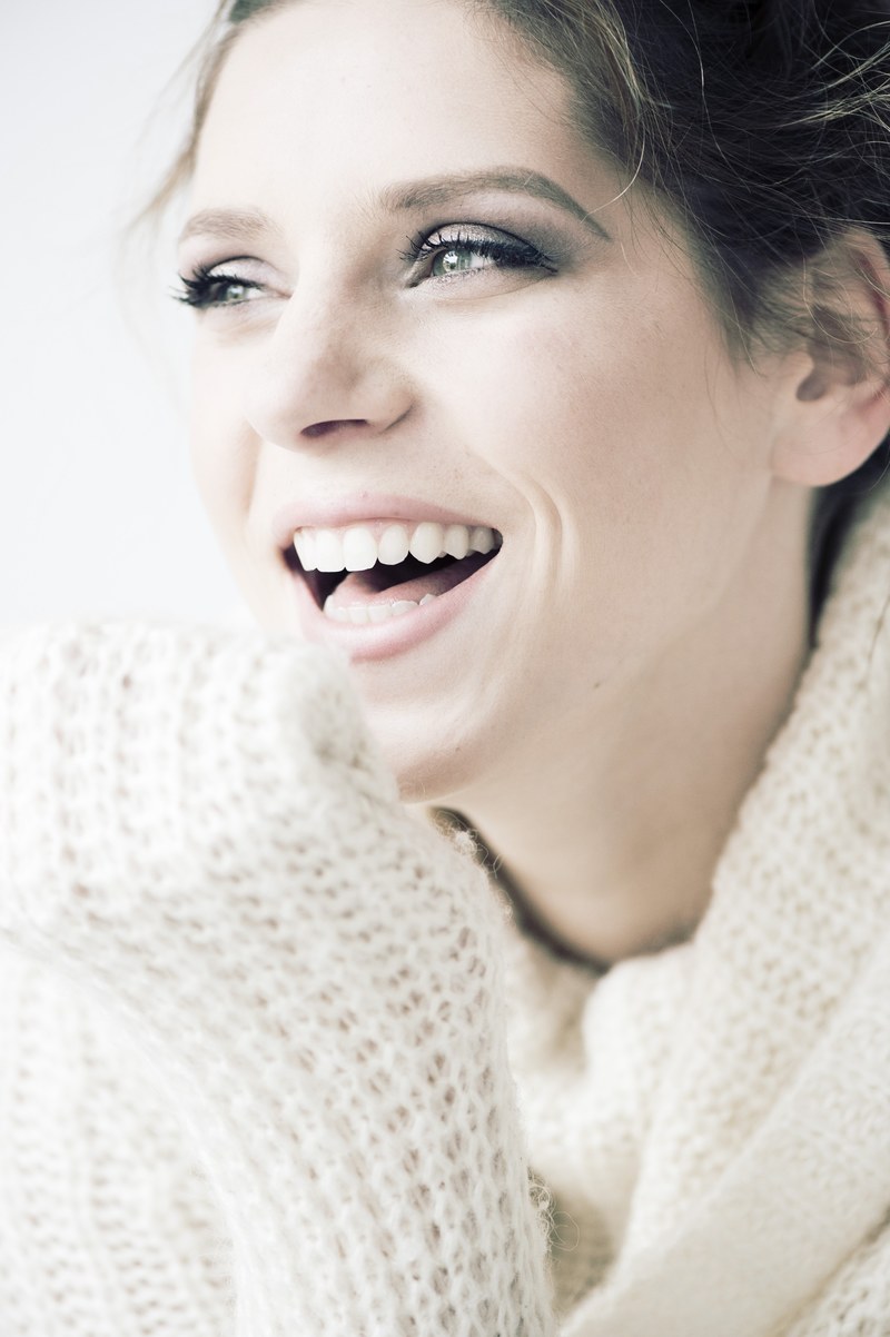 beauty smile happy woman young portrait female 4k